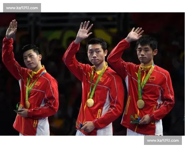 瓦鲁耶夫对阵霍的世纪之战与拳坛传奇碰撞重量级巅峰对决回顾与分析